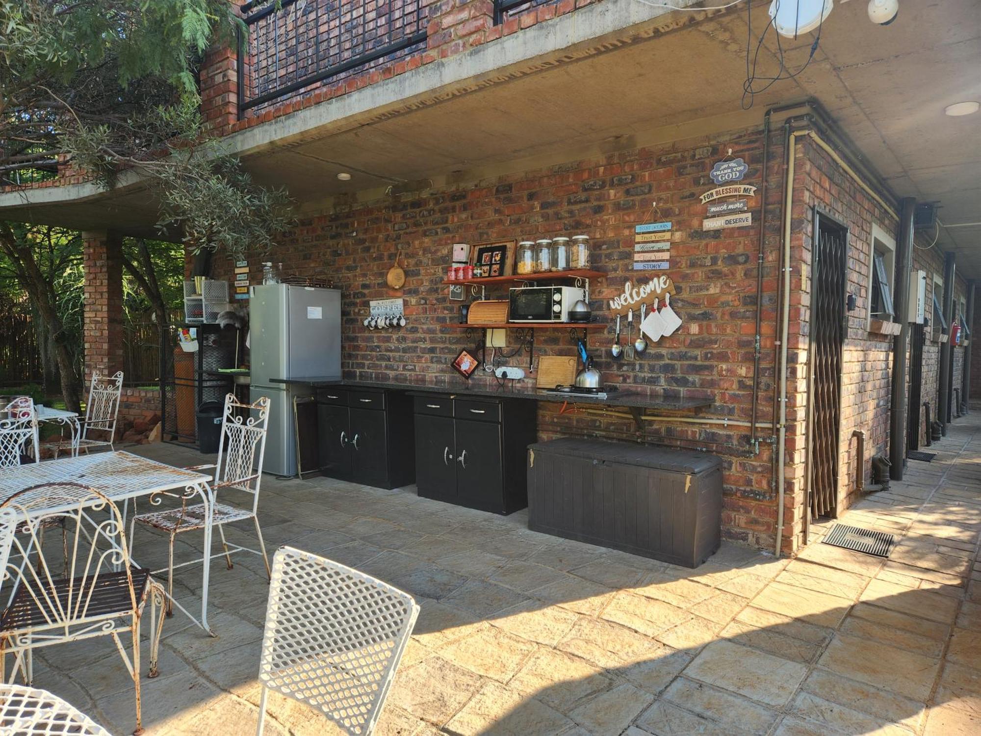 Suikerbosrant Sleep And Go Bed & Breakfast Pretoria Ngoại thất bức ảnh