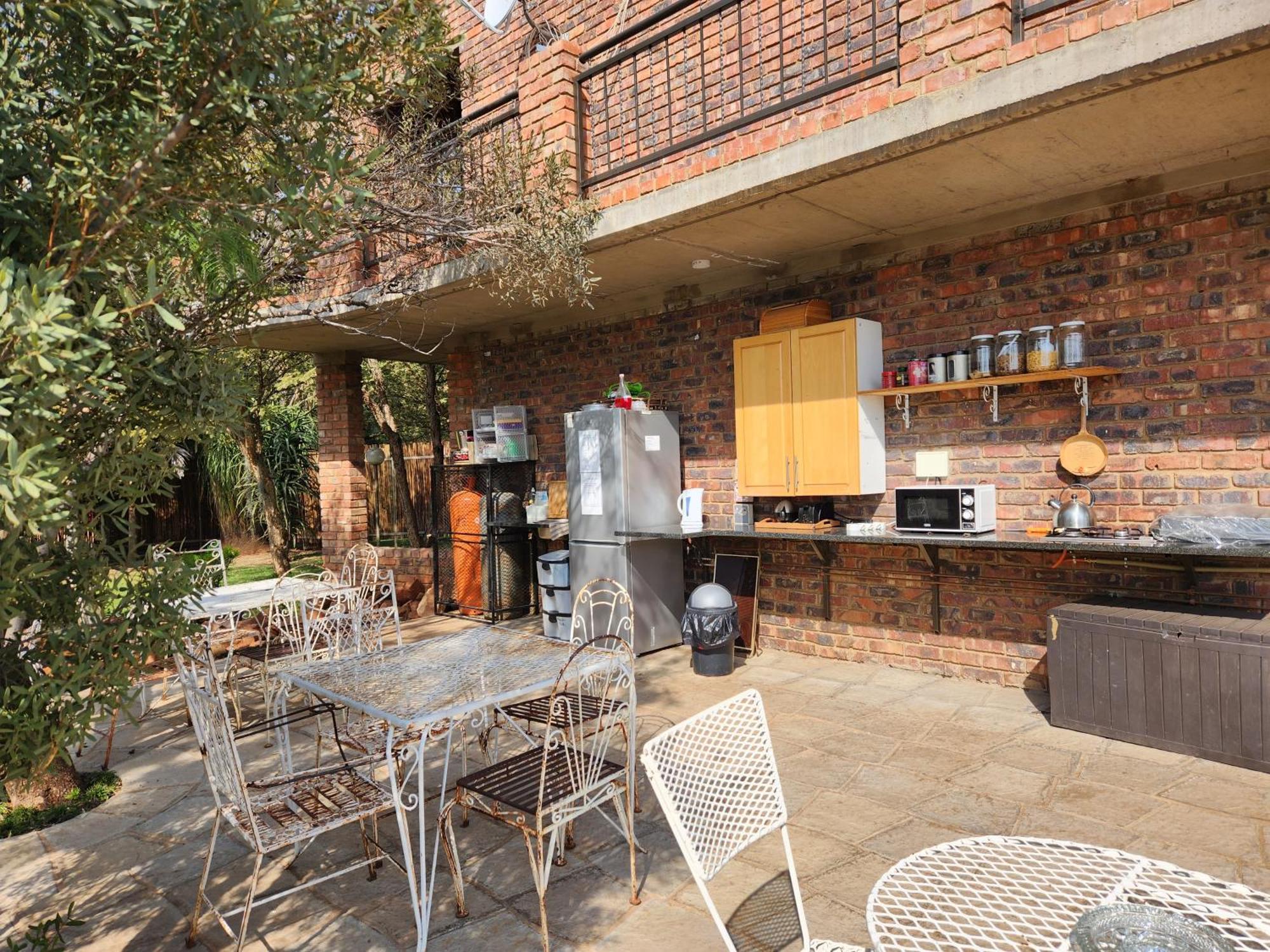 Suikerbosrant Sleep And Go Bed & Breakfast Pretoria Ngoại thất bức ảnh